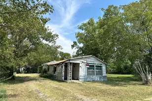 804 E 12th Ave, Corsicana, TX 75110 - Photo 2