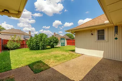 2526 Willowdale Drive, Carrollton, TX 75006 - Photo 2