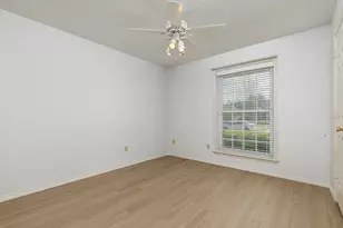 2526 Willowdale Dr, Carrollton, TX 75006 - Photo 22