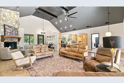 3424 Calico Court, Granbury, TX 76048 - Photo 10