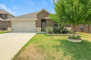 9812 Autumn Leaves Ln, Aubrey, TX 76227 - Photo 1