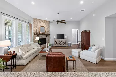 1320 Amsterdam Court, Granbury, TX 76048 - Photo 10