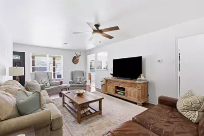 6565 Ascot Lane, Dallas, TX 75214 - Photo 4