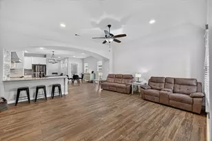 705 Phillips Ct, Mansfield, TX 76063 - Photo 4
