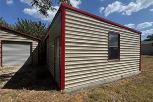 314 Hall St, Whitesboro, TX 76273 - Photo 16
