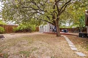112 Lorie St, Alvarado, TX 76009 - Photo 24