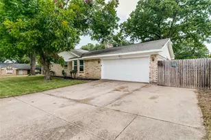 7449 Monterrey Dr, Fort Worth, TX 76112 - Photo 20