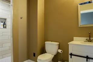 929 N 12th St, Waco, TX 76707 - Photo 12