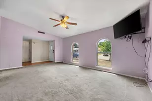 7501 Weatherwood Ct, Fort Worth, TX 76133 - Photo 4