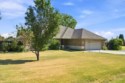 104 Butler Street, Savoy, TX 75479 - Photo 2