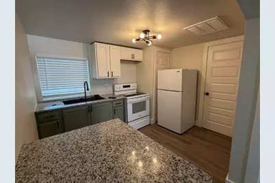 207 Austin Street #B, Farmersville, TX 75442 - Photo 4