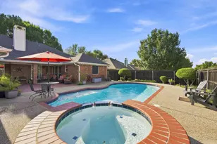 214 Barbara Way, Red Oak, TX 75154 - Photo 2