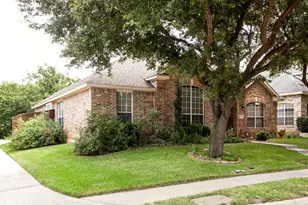 2221 Briary Trace Ct, Lewisville, TX 75077 - Photo 2