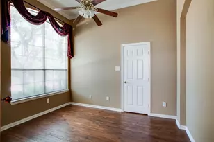 2221 Briary Trace Ct, Lewisville, TX 75077 - Photo 8