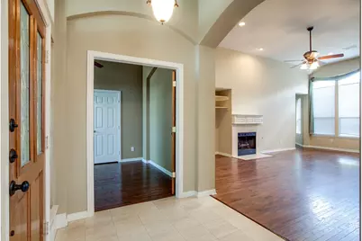 2221 Briary Trace Court, Lewisville, TX 75077 - Photo 4