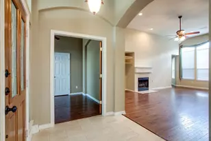 2221 Briary Trace Ct, Lewisville, TX 75077 - Photo 4