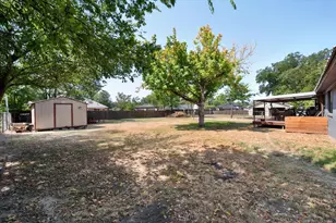 427 E Bradley St, Fairfield, TX 75840 - Photo 26