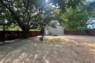 100 Nell Ln, Yantis, TX 75497 - Photo 12