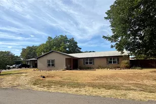 100 Nell Ln, Yantis, TX 75497 - Photo 2