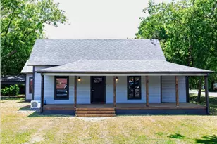 223 E Shreveport St, Van Alstyne, TX 75495 - Photo 1