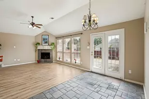 5908 Southmoor Ln, The Colony, TX 75056 - Photo 6