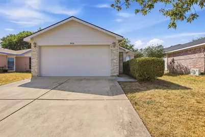 10616 Shadywood Drive, Fort Worth, TX 76140 - Photo 1