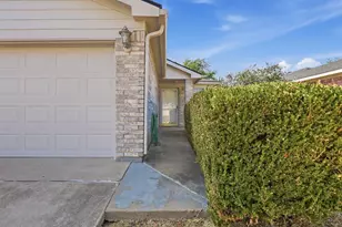 10616 Shadywood Dr, Fort Worth, TX 76140 - Photo 6