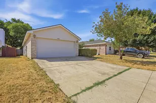 10616 Shadywood Dr, Fort Worth, TX 76140 - Photo 4