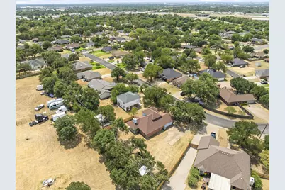 1111 Springhill Street, Bellmead, TX 76705 - Photo 6