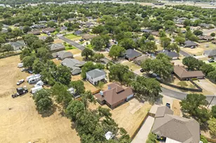 1111 Springhill St, Bellmead, TX 76705 - Photo 6