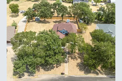 1111 Springhill Street, Bellmead, TX 76705 - Photo 4
