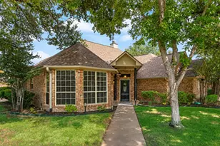 2421 E Windsor Dr, Denton, TX 76209 - Photo 2
