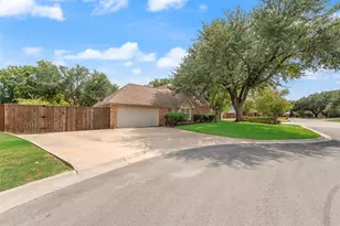 2421 E Windsor Dr, Denton, TX 76209 - Photo 24