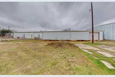 517 E Broadway Street, Gainesville, TX 76240 - Photo 20