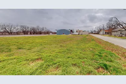 517 E Broadway Street, Gainesville, TX 76240 - Photo 28