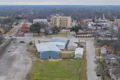 517 E Broadway Street, Gainesville, TX 76240 - Photo 26