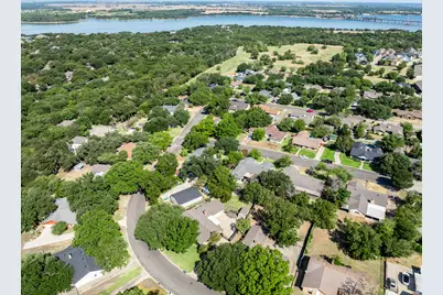 8565 Briargrove Drive, Woodway, TX 76712 - Photo 8