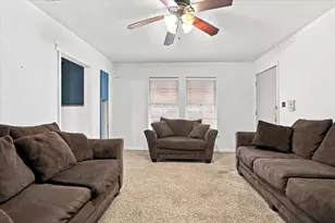 2640 Pioneer St, Fort Worth, TX 76119 - Photo 6