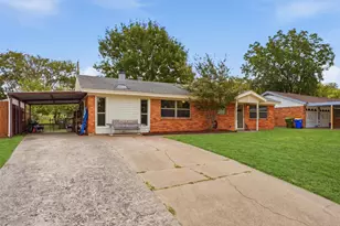 824 Crosby Ave, White Settlement, TX 76108 - Photo 4