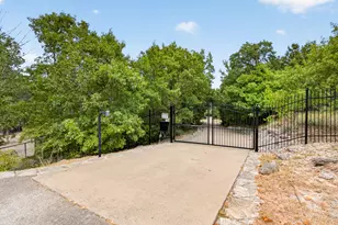6400 Lake Oaks Cir, Fort Worth, TX 76108 - Photo 2