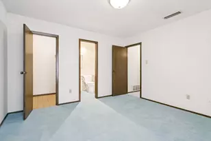 2019 Clubridge Dr, Carrollton, TX 75006 - Photo 6