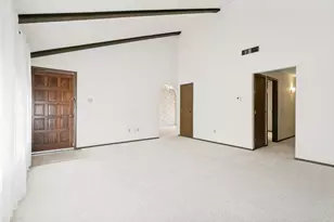 2019 Clubridge Dr, Carrollton, TX 75006 - Photo 2