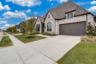 4112 Buffalo Clover Dr, Aubrey, TX 76227 - Photo 4