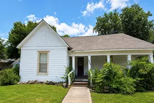 1018 N College St, McKinney, TX 75069 - Photo 2