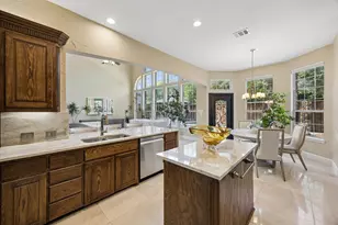 9033 Jasmine Ln, Irving, TX 75063 - Photo 10
