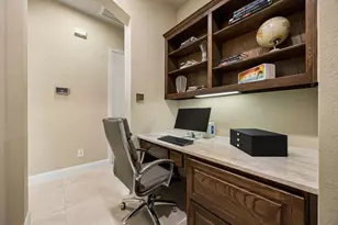 9033 Jasmine Ln, Irving, TX 75063 - Photo 12
