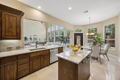 9033 Jasmine Lane, Irving, TX 75063 - Photo 10