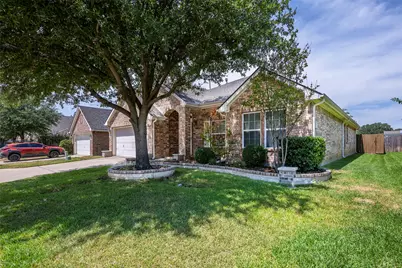 2813 Fox Creek Trail, Arlington, TX 76017 - Photo 2