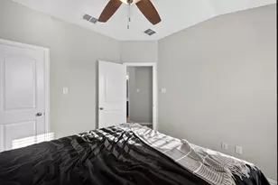7880 Oxer Dr, Irving, TX 75063 - Photo 30