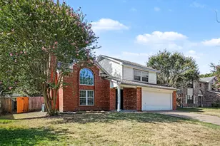 307 Hopewell St, Grand Prairie, TX 75052 - Photo 2